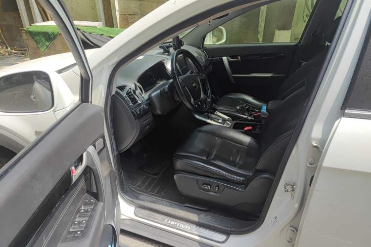 Used Chevrolet Captiva 2014 2.4L 4x4 Flagship Edition 7 Seats Driver Seat