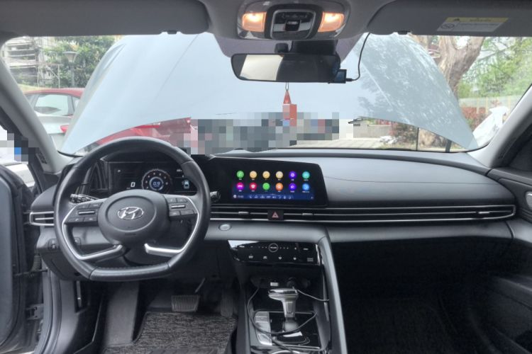 Used Hyundai Elantra 2021 1.5L CVT LUX Prestige Edition Center Console