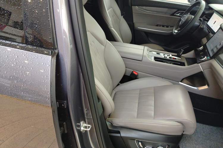 Used Lynk & Co 09 EM-P 2023 2.0TD EM-P Long-Range Version PM 7-Seater Right Front Seat