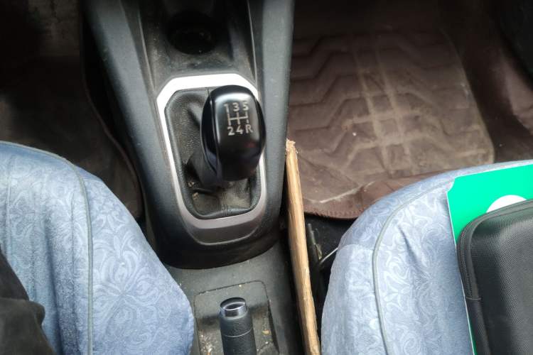 Used Peugeot 301 2014 1.6L Manual Comfort Edition Gear Lever