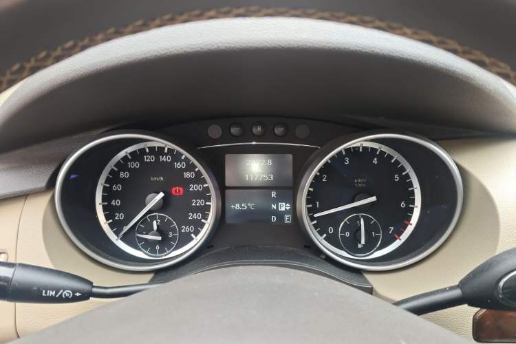 Used Mercedes-Benz R-Class 2011 R 350 L 4MATIC
