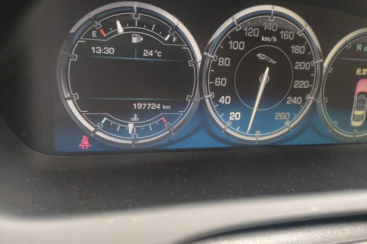 Used Jaguar XJ 2012 XJL 5.0 Panoramic Luxury Edition Odometer Close Up