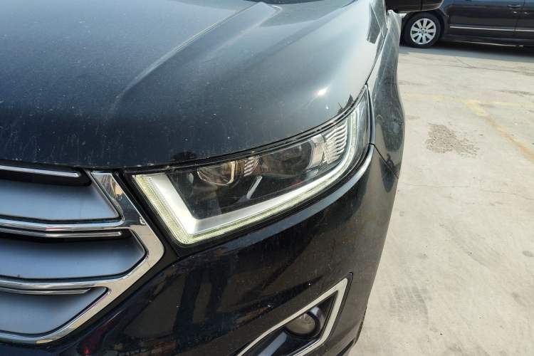 Used Ford Edge 2016 EcoBoost 245 Two-Wheel-Drive Titanium 7-Seater Left Front Headlight