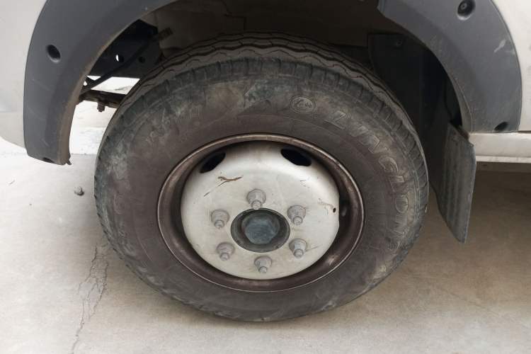 Used SRM New Energy T5L EV 2023 Standard Model 3.8-meter Cargo Box Flatbed Truck 55.7 kWh Exterior 4