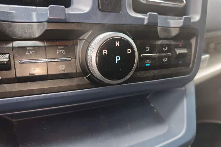 Used SRM New Energy E3L 2024 Standard 6-Seater Bus
