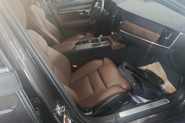 Used Volvo S90 2021 B5 Zhiyuan Luxury Edition
