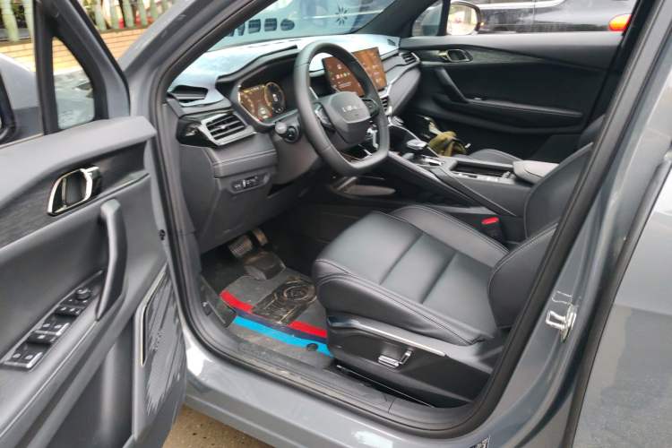 Used Lynk & Co 06 2023 Remix 1.5T JinPro
