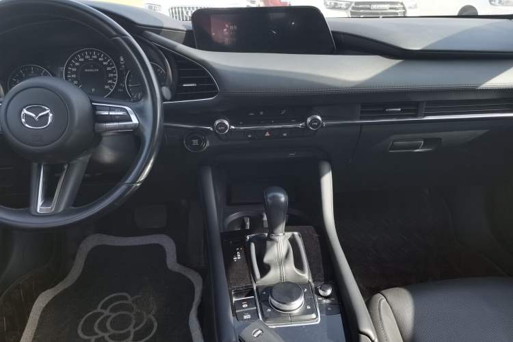 Used Mazda 3 Axela 2020 2.0L Automatic Zhiya Edition Audio And AC Panel
