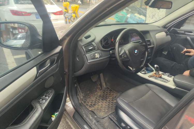 Used BMW X3 2011 xDrive28i Leading Model