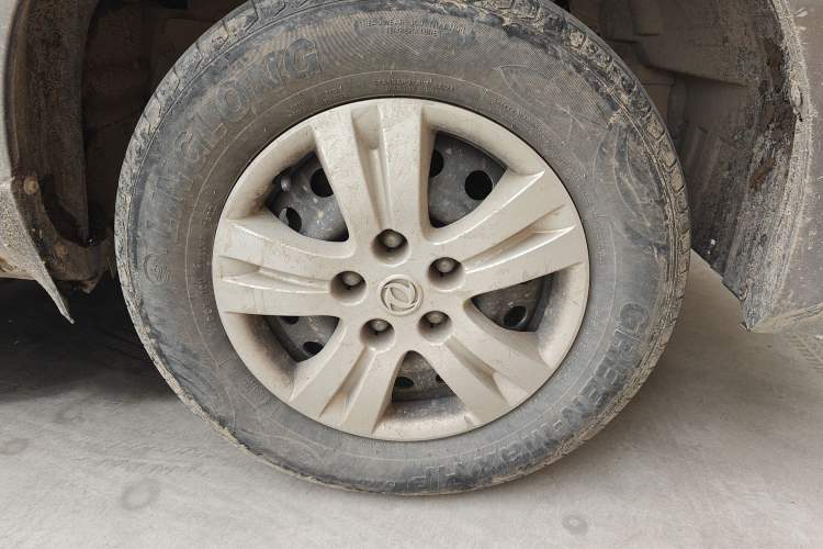 Used FORTHING Lingzhi 2017 Restyled M3L 1.6L 7-Seater Comfort Version
