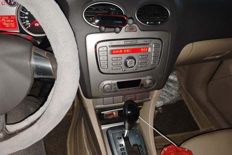 Used Ford Focus 2013 Sedan Classic 1.8L Automatic Fashion Edition Audio And AC Panel