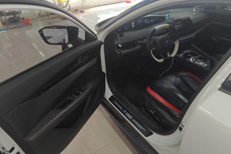 Used CHANGAN UNI-V 2024 1.5T Luxury Edition