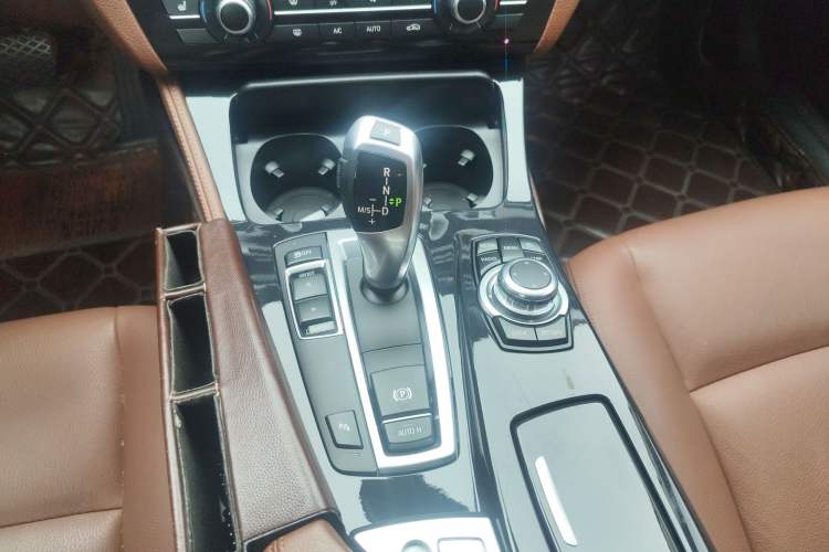 Used BMW 5 Series 2017 520Li Elegant Edition
