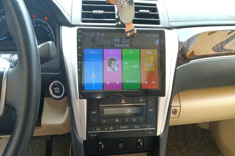 Used Toyota Camry 2016 2.0G 10th Anniversary Leading Edition
