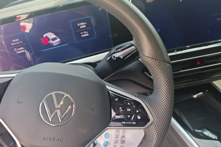 Used Volkswagen Passat 2025 Pro 380TSI Dragon Supreme Edition Gear Lever