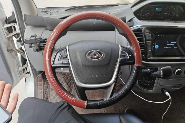Used SAIC MAXUS Xintu V80  Steering Wheel