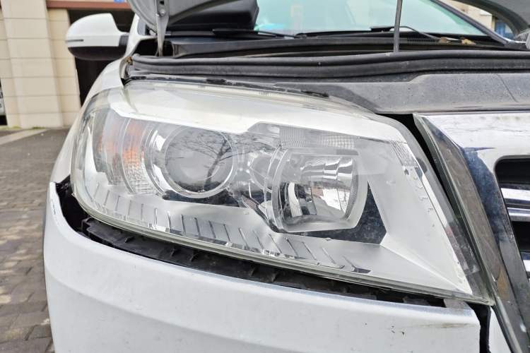 Used Haval H6 2017 Red-Label Sport Edition 1.5T Automatic Two-Wheel Drive Luxury Model Right Front Headlight