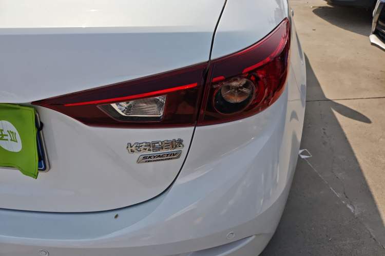 Used Mazda 3 Axela 2014 Sedan 1.5L Manual Comfort Model Exterior 3