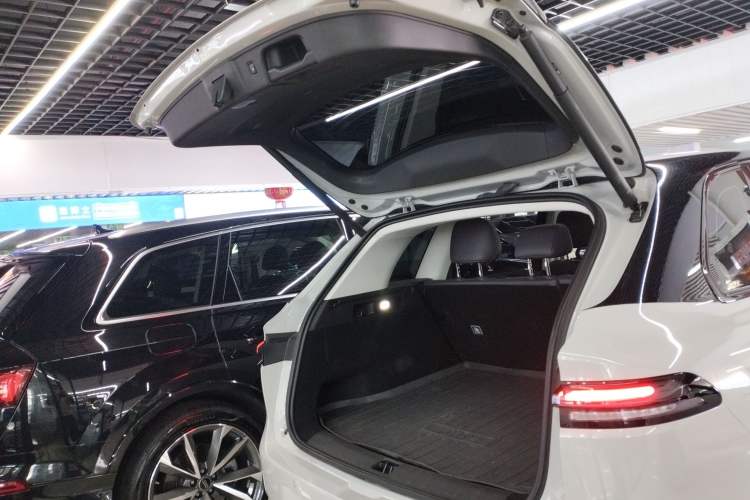 Used Leapmotor C10 2024 210 Smart Edition Trunk