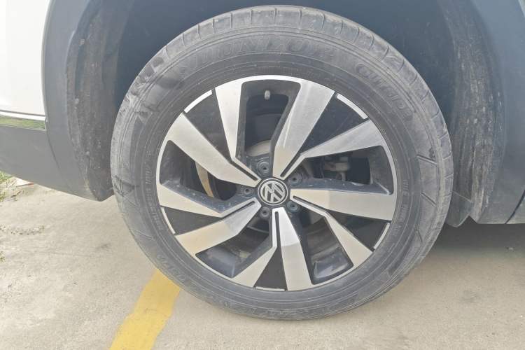 Used Volkswagen Tayron 2020 330TSI Two-Wheel Drive Luxury Smart Connectivity Version Right Rear Wheel Hub