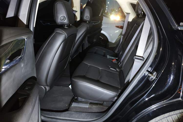 Used Cadillac XT5 2018 25T Luxury Model Left Rear Seat