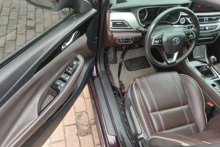 Used Changan Raeton CC 2018 1.5T Manual Luxury Model China V Standard
