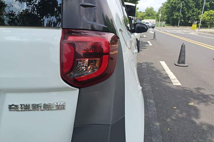 Used Chery New Energy Little Ant 2021 200 000 Yuan Ant Fan Edition Energized Version NMC Lithium Battery 408 km Right Rear Taillight