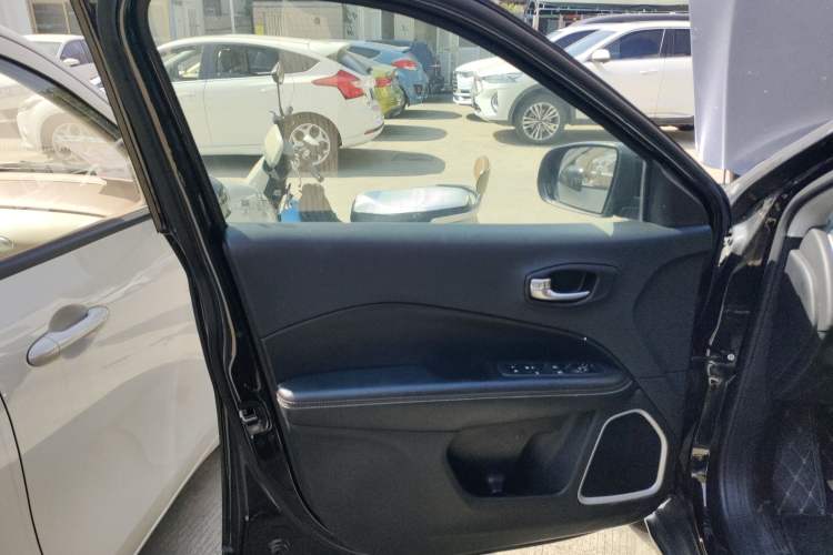 Used Jeep Compass 2019 200T Automatic Family Edition - Connected Large Screen Version