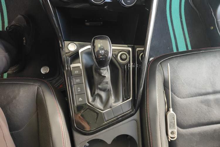 Used Volkswagen Tayron 2019 330TSI Two-Wheel-Drive Luxury Version China V Emission Standard