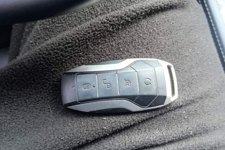 Used BYD Song MAX 2021 Upgraded Model 1.5T Automatic Luxury 6-Seater Interior 1