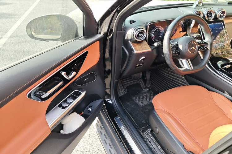 Used Mercedes-Benz GLC 2024 GLC 300 L 4MATIC Dynamic Edition 5-seater Driver Seat