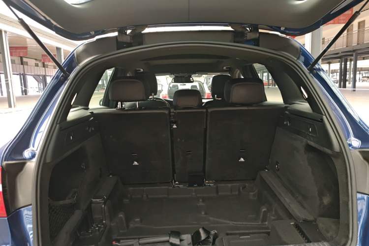 Used Mercedes-Benz GLC 2018 GLC 260 4MATIC Luxury Model
