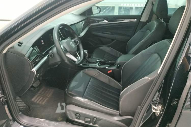 Used Volkswagen Passat 2023 Revised 330TSI Elite Edition Left Front Seat