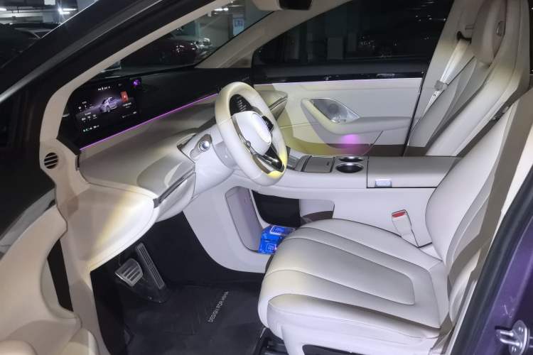 Used Hima Luxeed R7 2024 All-Electric 667 km Max
