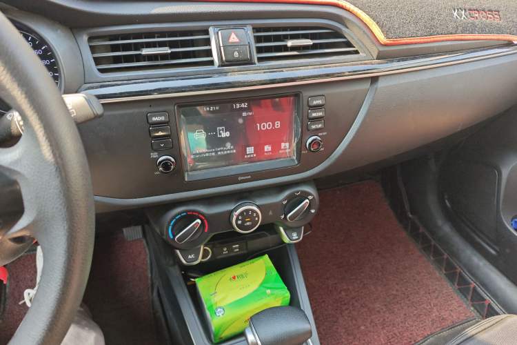 Used Kia KX Cross 2017 1.4L AT GLS