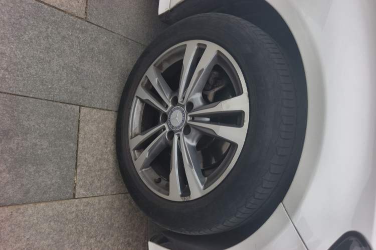 Used Mercedes-Benz C-Class 2016 C 200 L Sport Edition Right Front Wheel Hub