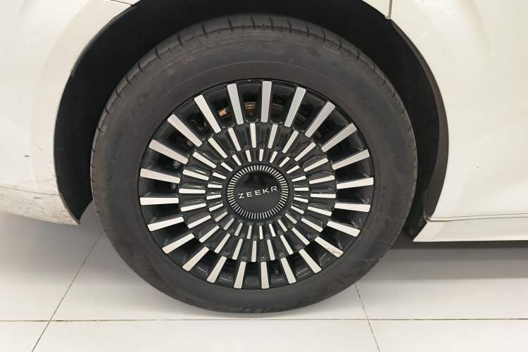 Used Zeekr 009 2022 WE Edition Right Rear Wheel Hub