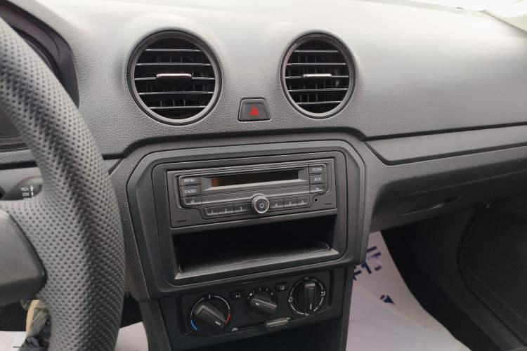 Used Volkswagen Jetta 2015 Value Edition 1.6L Automatic Fashion Version
