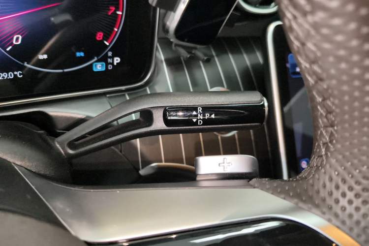 Used Mercedes-Benz C-Class 2023 Revised C 200 L Sport Edition Gear Lever