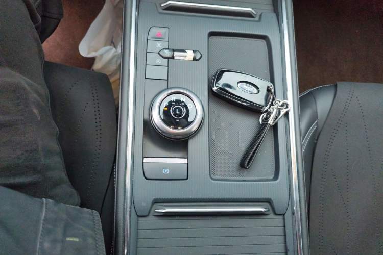 Used Ford Mondeo 2025 2.0T EcoBoost Luxury Version Gear Lever