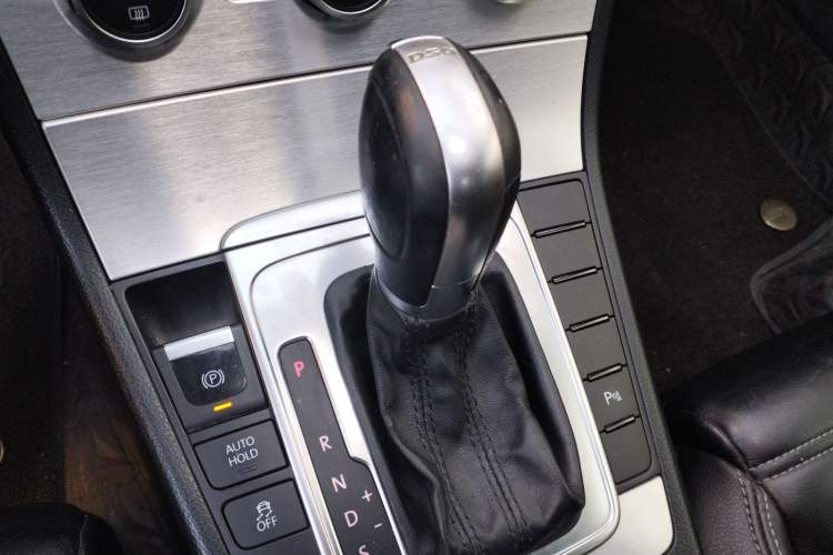 Used Volkswagen FAW-Volkswagen CC 2015 1.8TSI Prestige Model Gear Lever