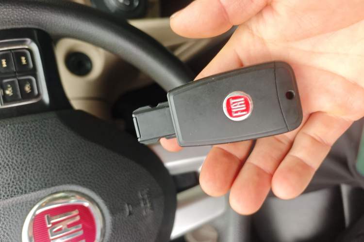 Used Fiat Viaggio 2012 1.4T Automatic Enjoyment Edition
