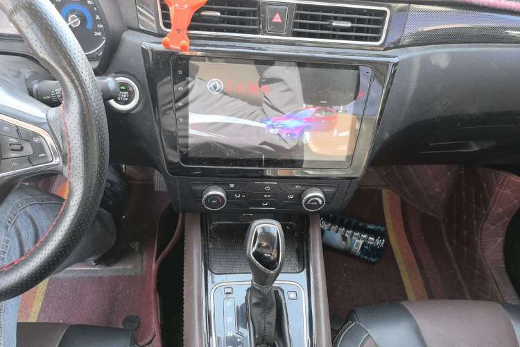 Used Dongfeng Fengon 580 2016 Revised Version 1.5T CVT Luxury Edition Audio And AC Panel