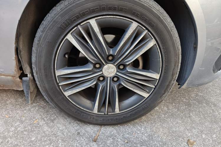 Used Peugeot 308 2016 230THP Automatic Luxury Edition Right Front Wheel Hub