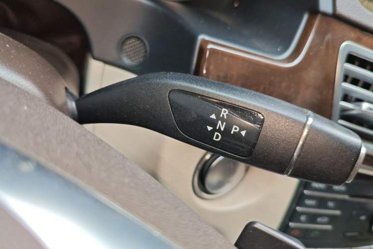 Used Mercedes-Benz E-Class 2015 Facelift E 200 L