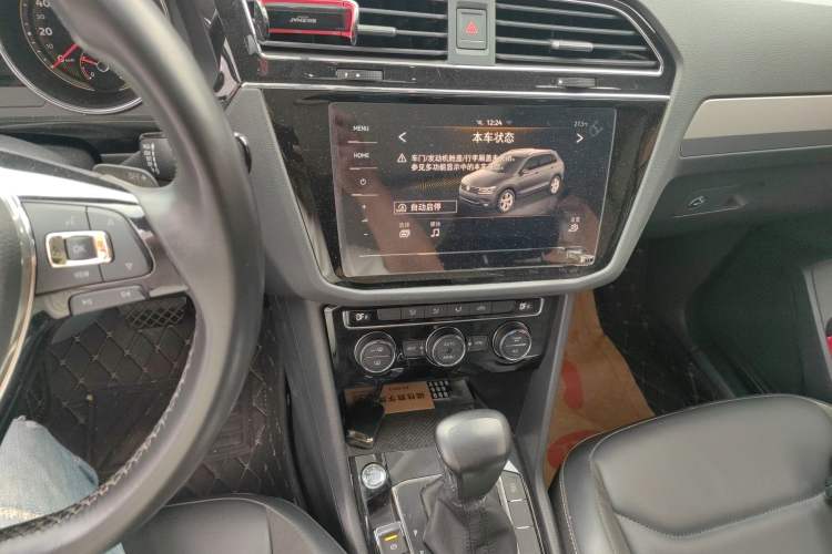 Used Volkswagen Tiguan L 2019 Revised Version 330TSI Automatic Two-Wheel Drive Panoramic Comfort Edition China V Standard Audio And AC Panel