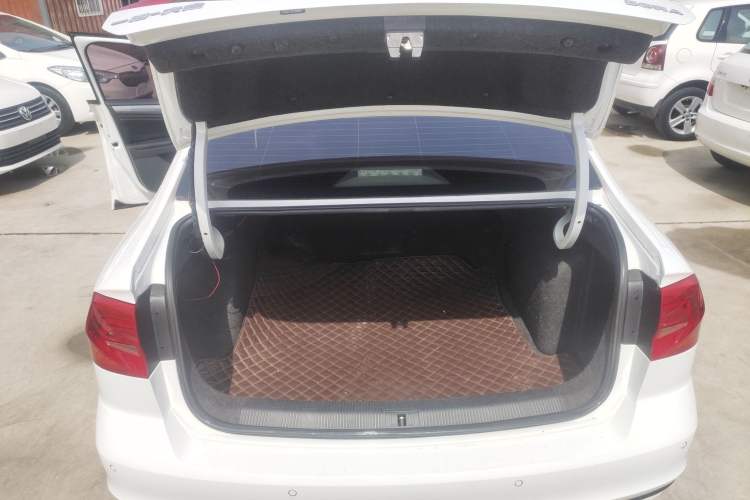 Used Volkswagen Bora 2019 Bora Legend 1.5L Manual Fashion Edition China VI Standard Trunk