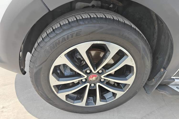 Used FORTHING Joyear X5 2013 1.6L Manual Luxury Model Left Front Wheel Hub