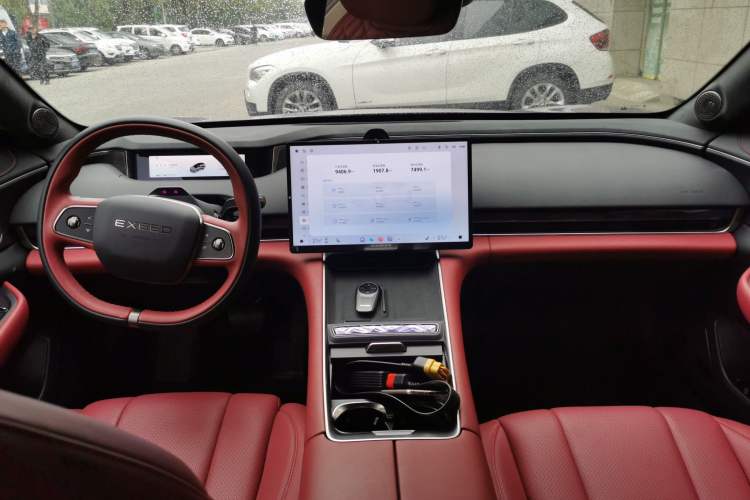 Used EXEED Star Era ES 2025 Extended-Range Max Urban Assisted Driving Center Console