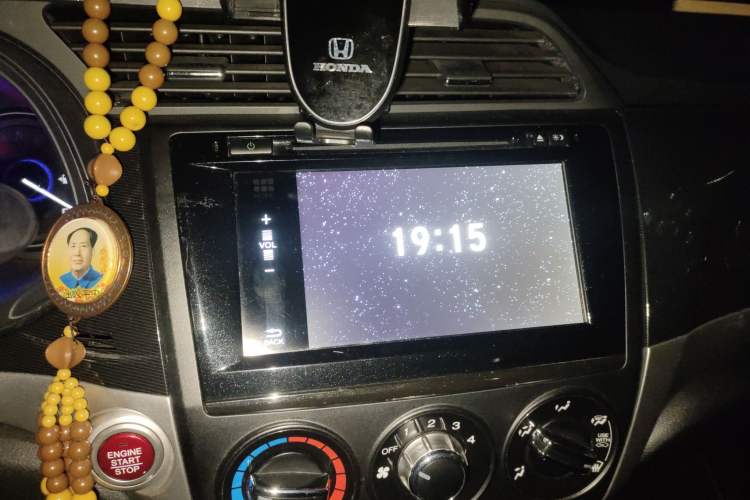 Used Honda Crider 2013 1.8L automatic luxury edition
